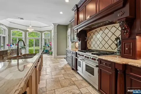 35 Echo Ridge Road Upper Saddle River NJ 07458