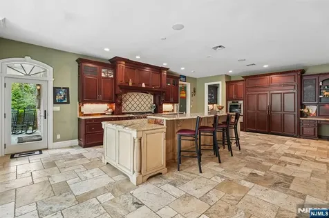 35 Echo Ridge Road Upper Saddle River NJ 07458