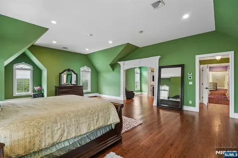 35 Echo Ridge Road Upper Saddle River NJ 07458