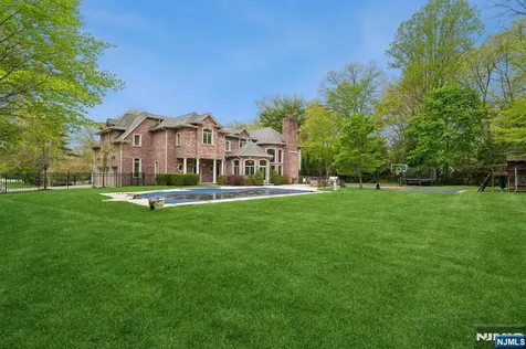 35 Echo Ridge Road Upper Saddle River NJ 07458