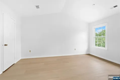 19 Quail Court Englewood NJ 07631
