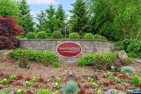 19 Quail Court Englewood NJ 07631