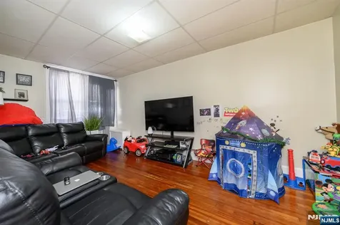 427-429 N 12th Street Newark NJ 07107