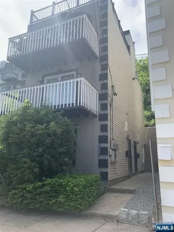 295 Park Avenue Weehawken NJ 07086