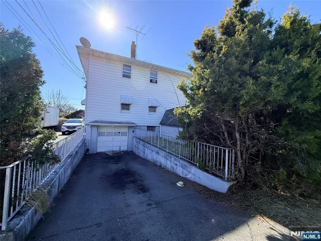 275 Ryerson Avenue Paterson NJ 07502