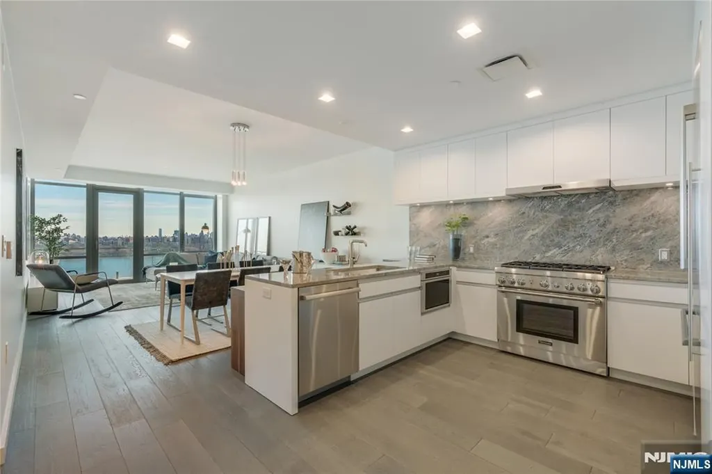 320 Adolphus Avenue Cliffside Park NJ 07010