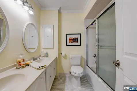 598 Sanderling Court Secaucus NJ 07094