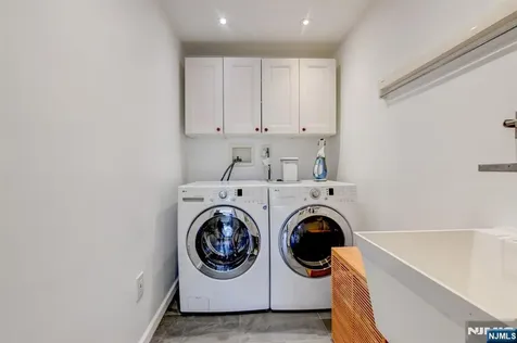 598 Sanderling Court Secaucus NJ 07094