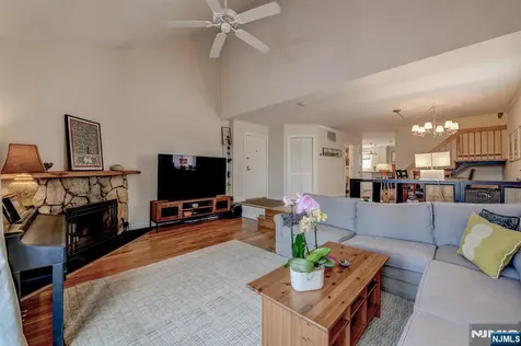 598 Sanderling Court Secaucus NJ 07094