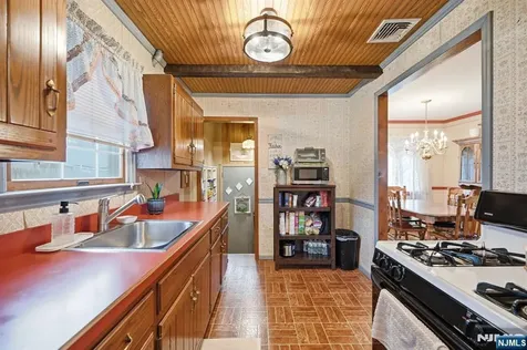15 Colgate Road Oakland NJ 07436