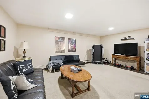 15 Colgate Road Oakland NJ 07436