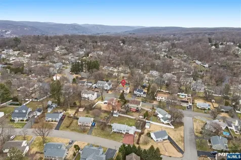 15 Colgate Road Oakland NJ 07436
