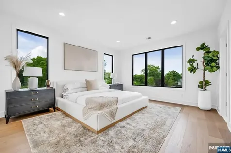 2 Skye Drive Paramus NJ 07652