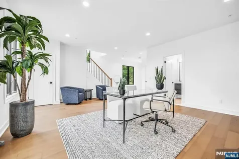 2 Skye Drive Paramus NJ 07652