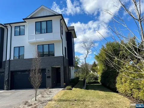 2 Skye Drive Paramus NJ 07652