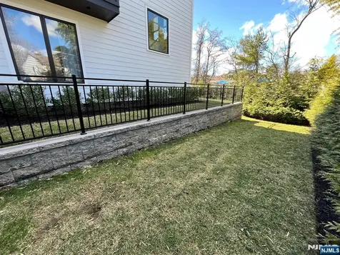 2 Skye Drive Paramus NJ 07652