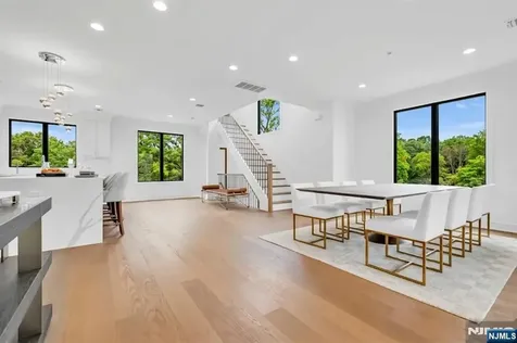 2 Skye Drive Paramus NJ 07652