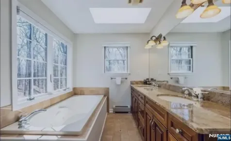 9 Buckhaven Trail Hardyston NJ 07460
