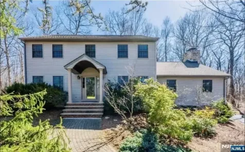 9 Buckhaven Trail Hardyston NJ 07460