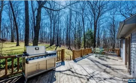 9 Buckhaven Trail Hardyston NJ 07460