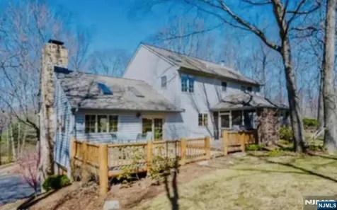 9 Buckhaven Trail Hardyston NJ 07460