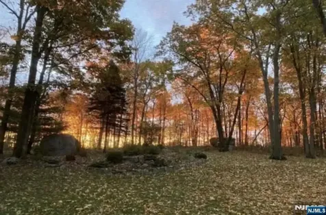 9 Buckhaven Trail Hardyston NJ 07460