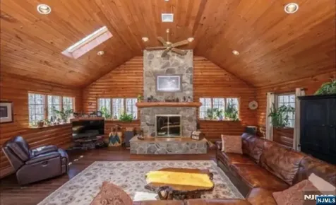 9 Buckhaven Trail Hardyston NJ 07460