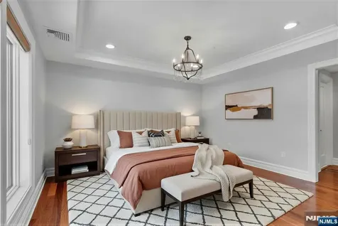31 Cambridge Way Weehawken NJ 07086