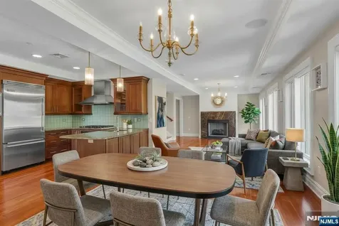 31 Cambridge Way Weehawken NJ 07086