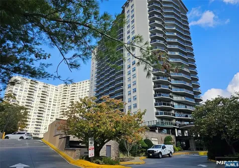2077 Center Avenue Fort Lee NJ 07024