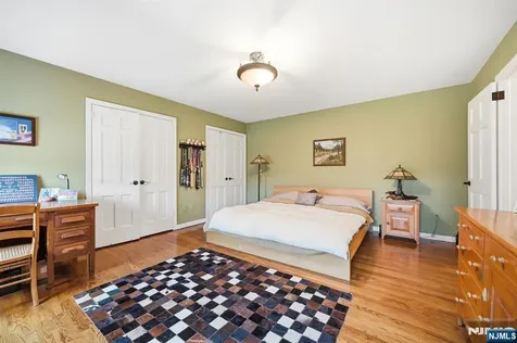 26 Valley Lane Upper Saddle River NJ 07458
