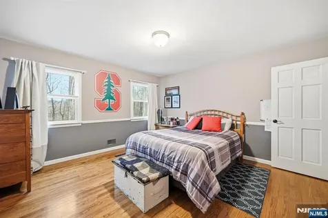 26 Valley Lane Upper Saddle River NJ 07458