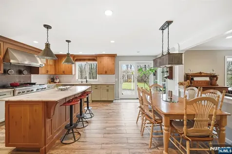 26 Valley Lane Upper Saddle River NJ 07458