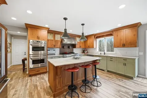 26 Valley Lane Upper Saddle River NJ 07458