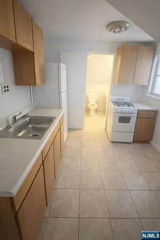 832 Parker Street Newark NJ 07104