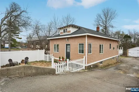 1492 Alps Road Wayne NJ 07470