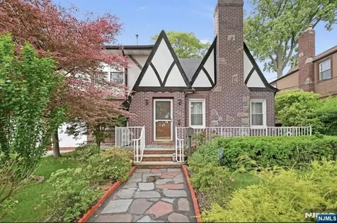 497 Oakdene Avenue Ridgefield NJ 07657