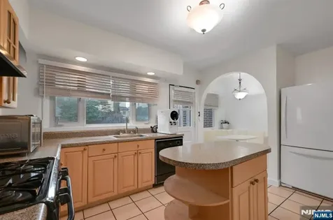 497 Oakdene Avenue Ridgefield NJ 07657