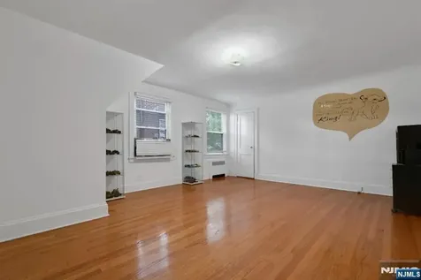 497 Oakdene Avenue Ridgefield NJ 07657