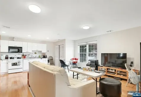 497 Oakdene Avenue Ridgefield NJ 07657
