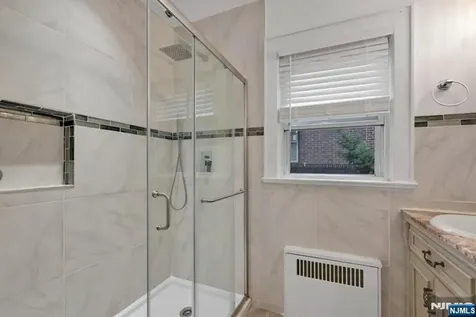 497 Oakdene Avenue Ridgefield NJ 07657