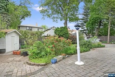497 Oakdene Avenue Ridgefield NJ 07657