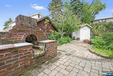 497 Oakdene Avenue Ridgefield NJ 07657