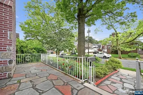 497 Oakdene Avenue Ridgefield NJ 07657