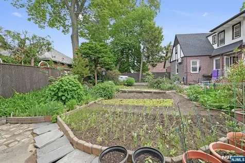 497 Oakdene Avenue Ridgefield NJ 07657
