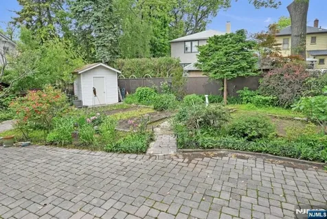 497 Oakdene Avenue Ridgefield NJ 07657