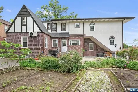 497 Oakdene Avenue Ridgefield NJ 07657