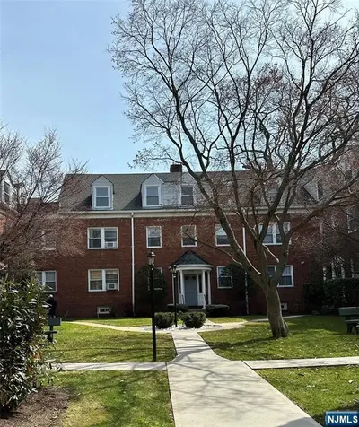 735 Elm Avenue Teaneck NJ 07666