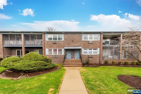 580 Bloomfield West Caldwell NJ 07006
