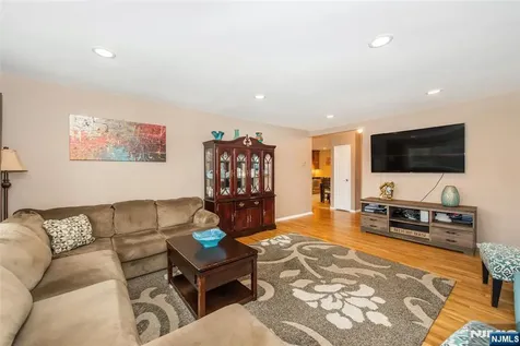 580 Bloomfield West Caldwell NJ 07006